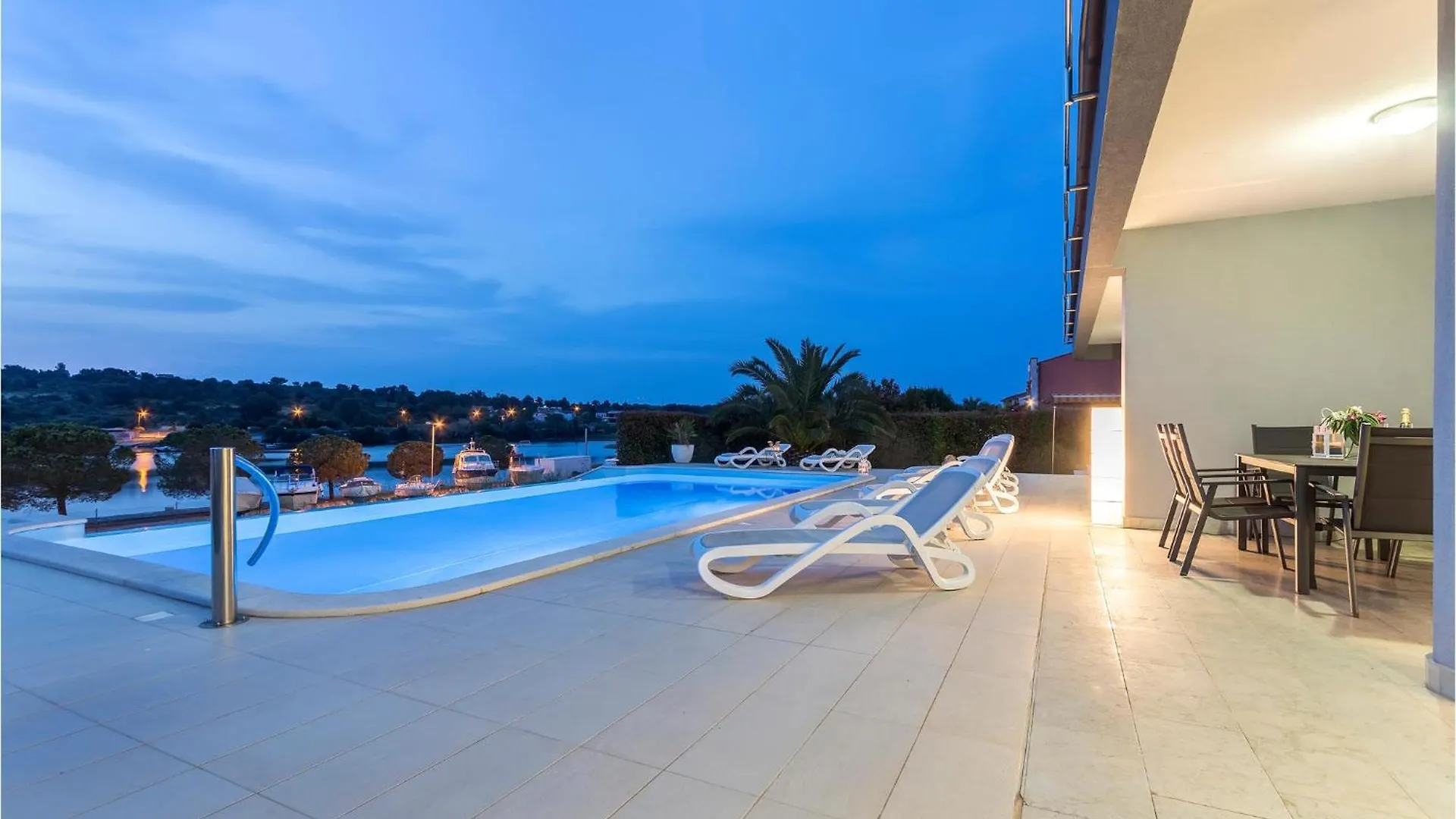 Lovely Apartment In Banjole With House Sea View
